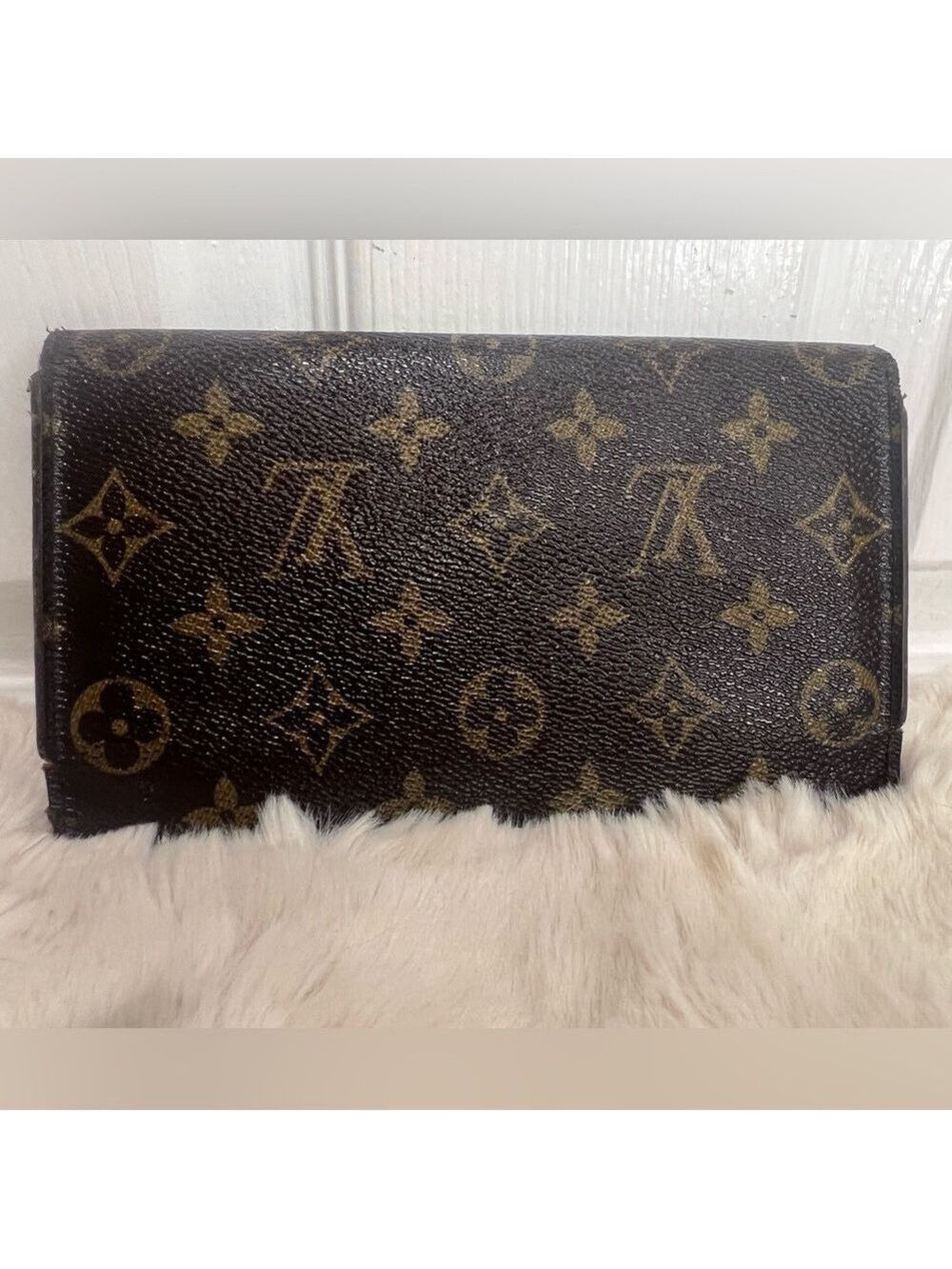 LOUIS VUITTON MONOGRAM PORTE TRESOR INTERNATIONAL WALLET - Picture 2 of 15